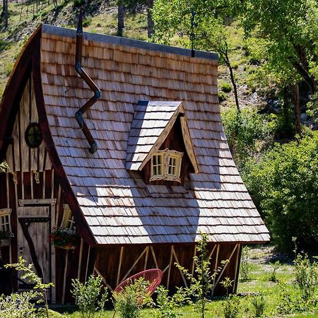 Camping La Ferme De カステラーヌ エクステリア 写真