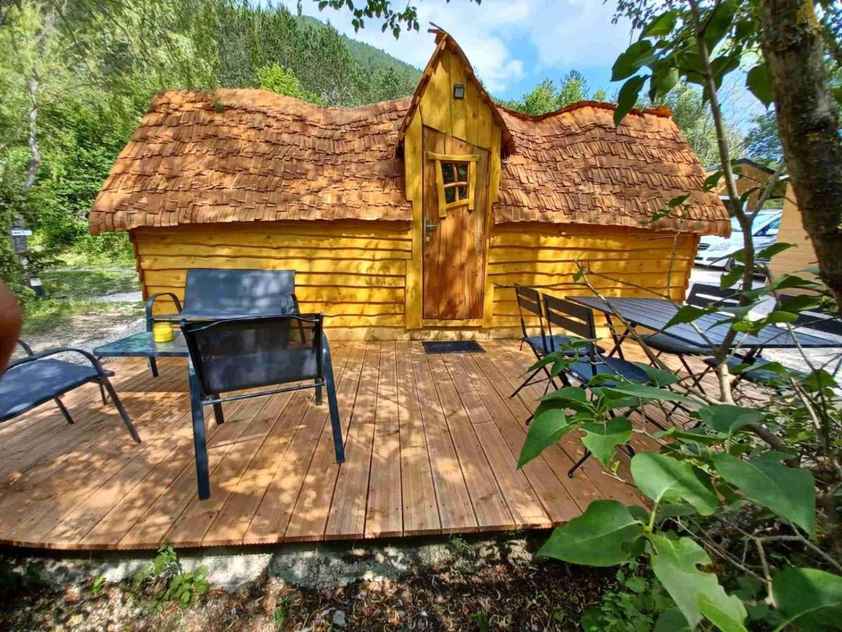 Camping La Ferme De カステラーヌ エクステリア 写真