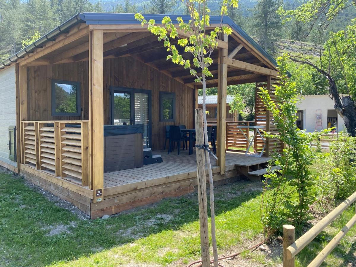 Camping La Ferme De カステラーヌ エクステリア 写真