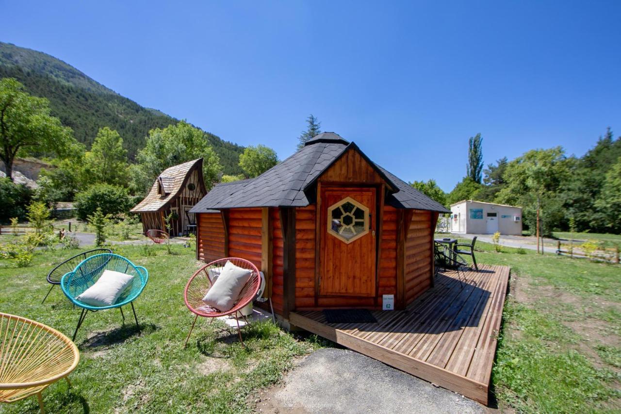 Camping La Ferme De カステラーヌ エクステリア 写真