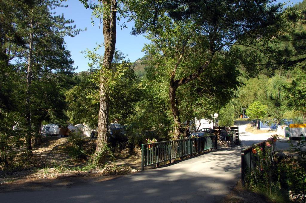 Camping La Ferme De カステラーヌ エクステリア 写真