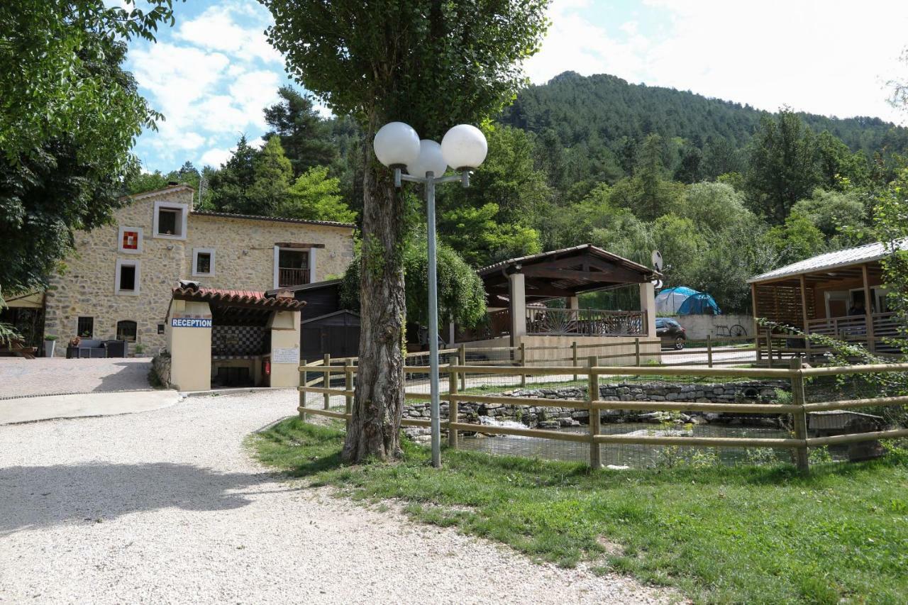 Camping La Ferme De カステラーヌ エクステリア 写真