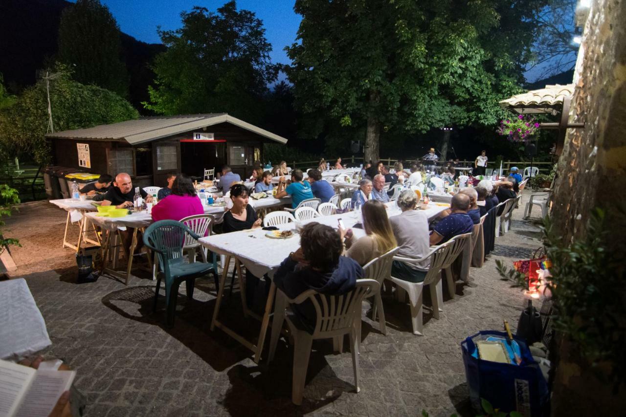 Camping La Ferme De カステラーヌ エクステリア 写真